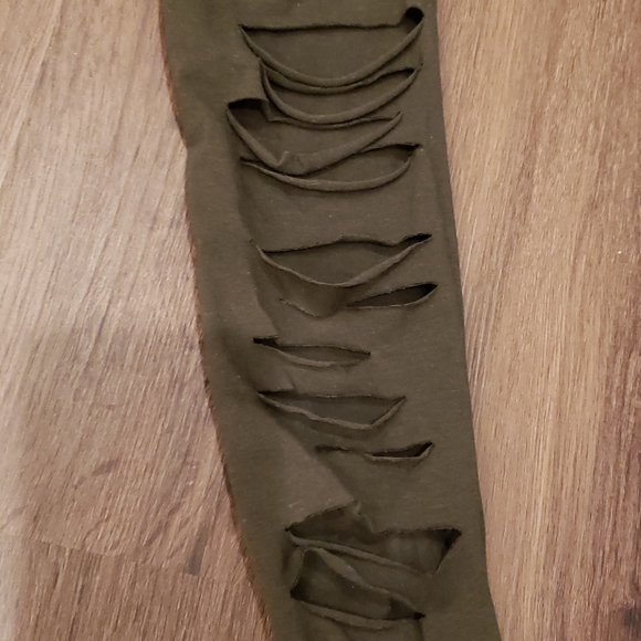 Army green leggings w/ ripps size small NWT - Picture 3 of 4